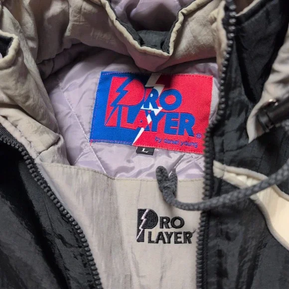 Vintage 90s Pro Player Oakland Raiders NFL Puffer Jacket Black Gray Cream Size L